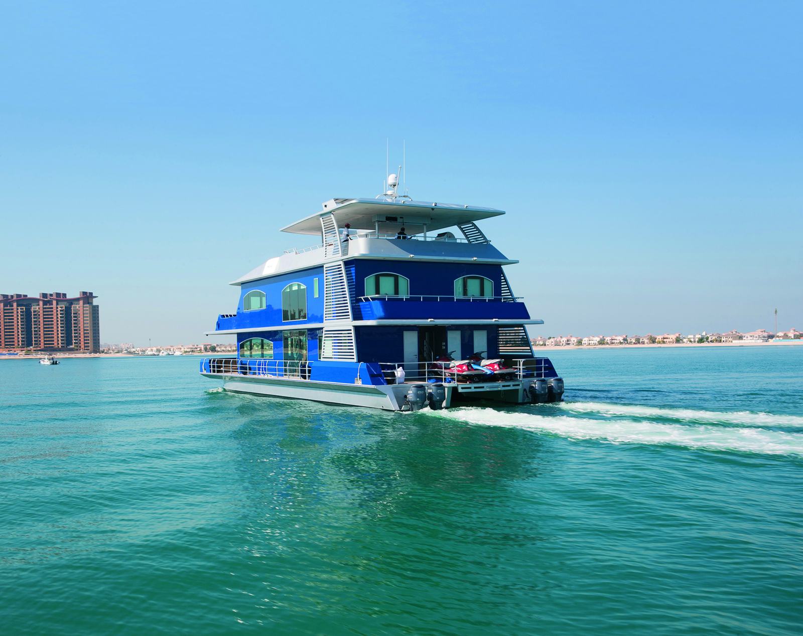 The QP10 II, a 23 m aluminium houseboat